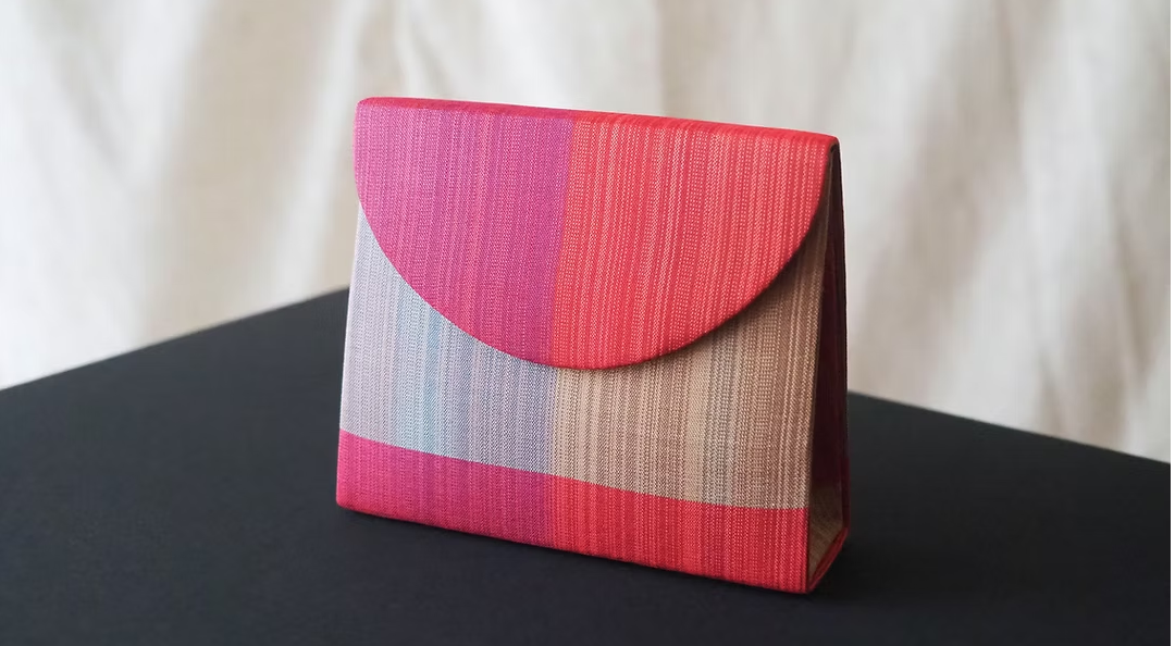 กระเป๋าใส่ของขนาดเล็ก ขนาด 3x9.5x8 cm.สีคละสี GL-CT-103387