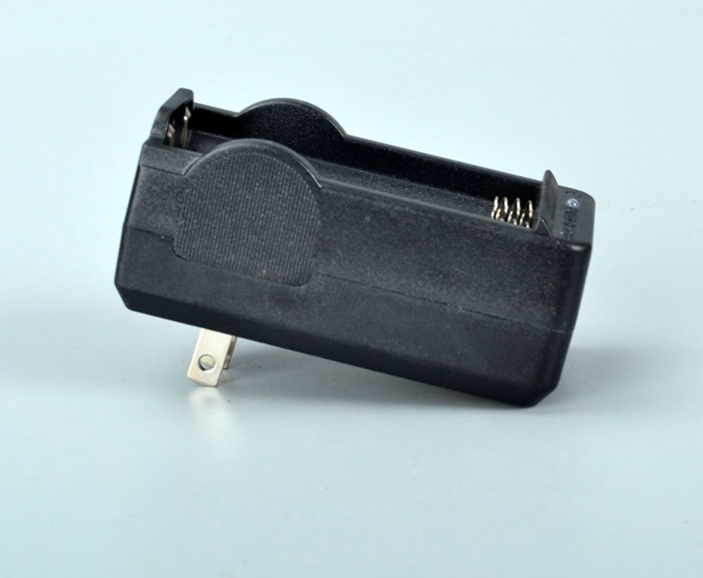 แท่นชาร์จ ที่ชาร์จแบต 18650 แบบชาร์จครั้งละ 2 ก้อน