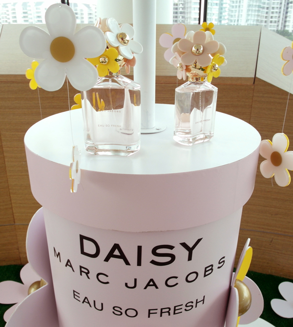 น้ำหอมแท้ Marc Jacobs Daisy Eau So Fresh 125ml กล่องเทสเตอร์