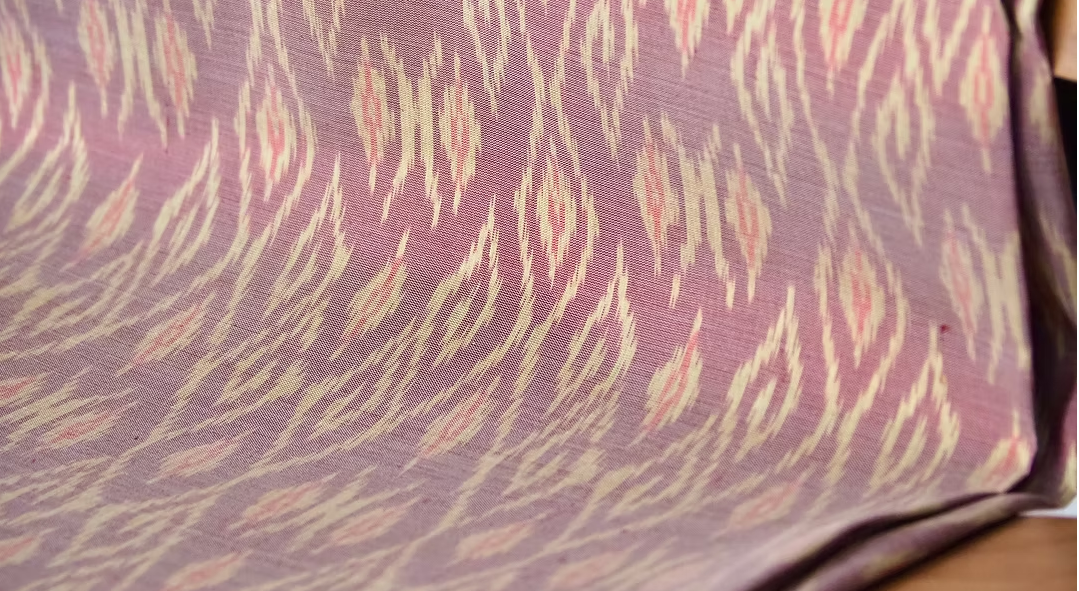 ซิ่น ผ้าไหมมัดหมี่ ไหมบ้าน ขนาด 1x2หลา พื้นสีอิฐทองแดง รหัส CISP-CT-103024