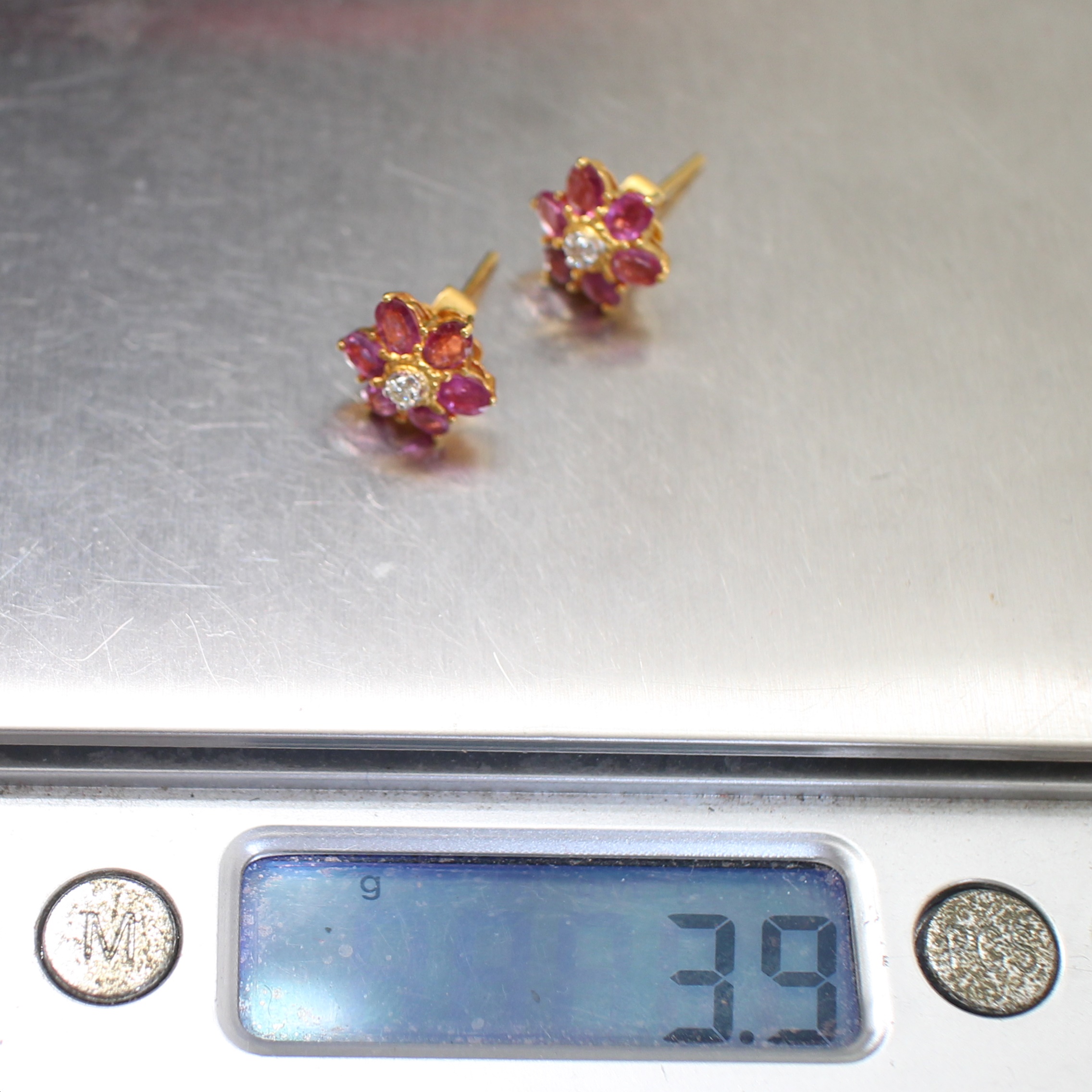 ER25145 ต่างหูทับทิมดอกไม้ ยอดเพชรแท้ ทองแท้ 90% นน.รวม 3.9 กรัม