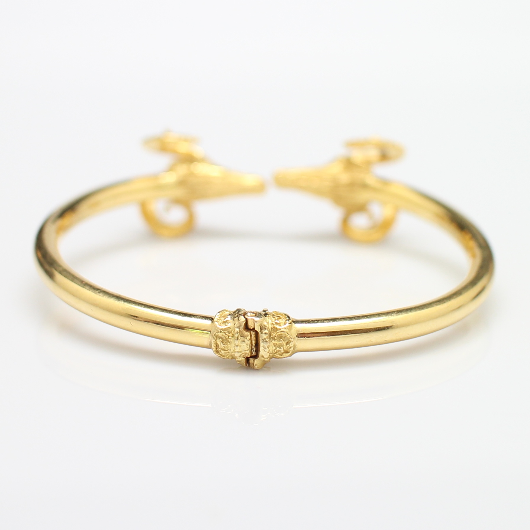 BL25038 กำไลแพะหัวชนตาฝังทับทิม ทองแท้ 18k นน.รวม 20.4 กรัม เส้นผ่านศูนย์กลาง 5.5 ซม. งานสวย หายาก