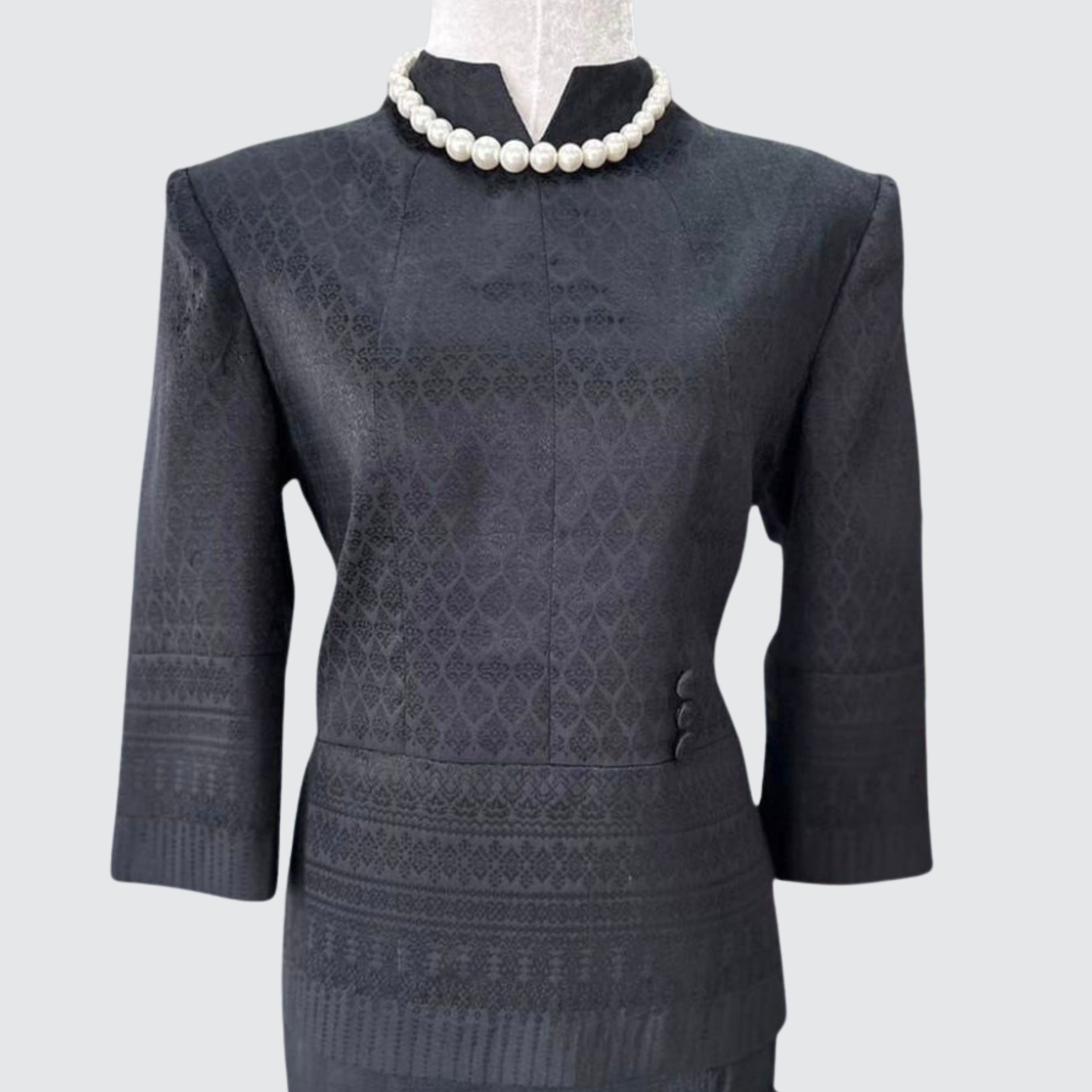 เสื้อแขนสามส่วน ตัดเย็บจากไหมยกดอกสุรินทร์ ไหมแท้ 100% | ตัดเย็บตามรูปร่าง | เลือกผ้า ส่งไซส์ได้