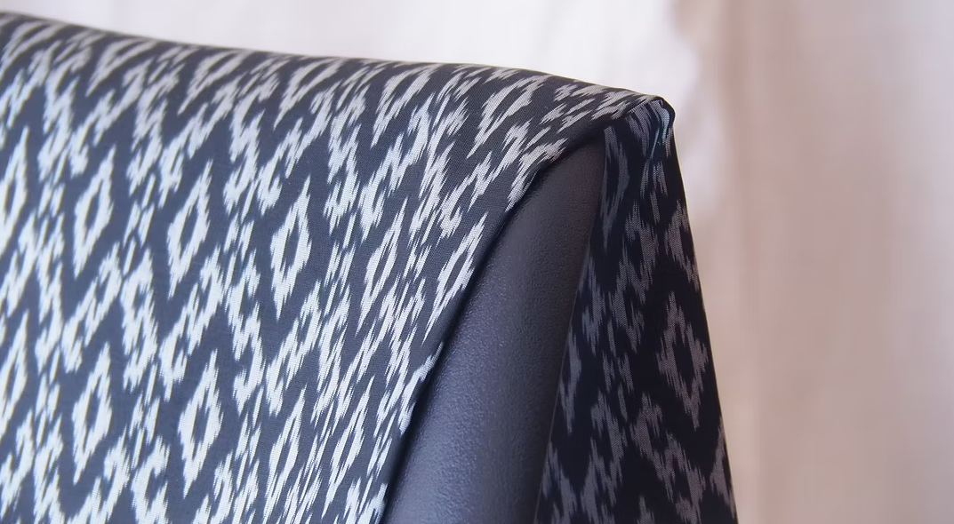 ซิ่น ผ้าไหมมัดหมี่ ไหมบ้าน ขนาด 1x2หลา พื้นสีดำเงิน รหัส CISP-CT-102413