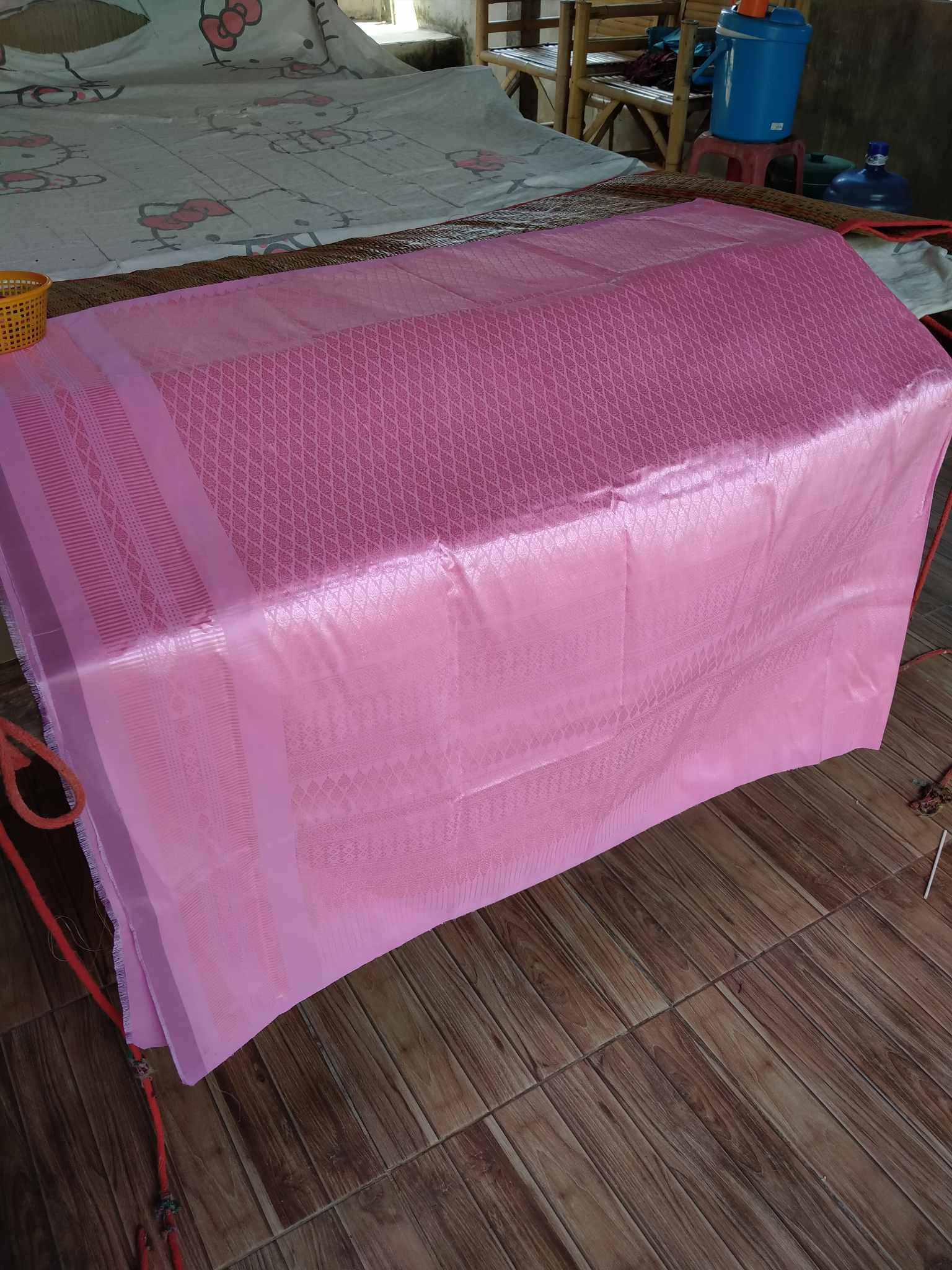 ซิ่น ผ้าไหมยสุรินทร์ ขนาด 1x2เมตร พื้นสีชมพู รหัส N11-DR09256613191