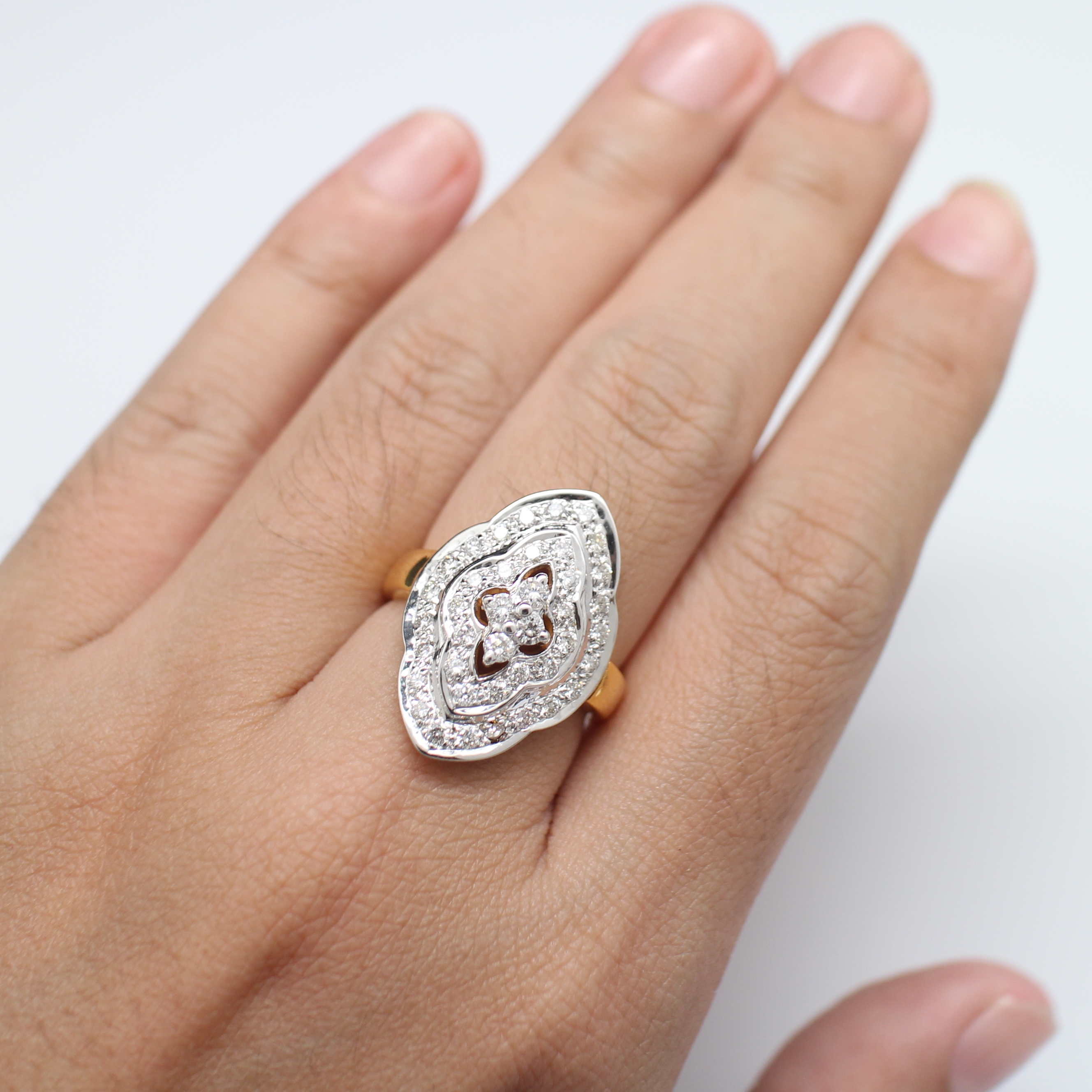 RG250081 แหวนเพชรทรงมาคีย์ เพชรแท้ 0.88 กะรัต ทองแท้ 90% นน.รวม 8.5 กรัม ขนาดแหวน 55