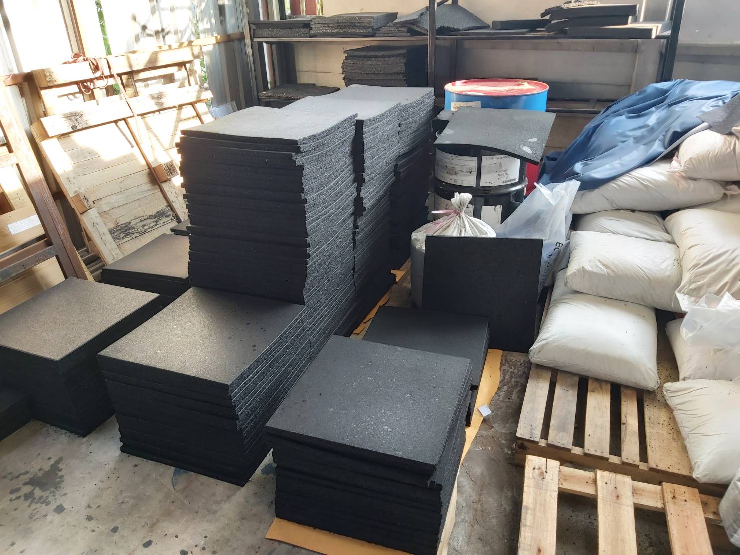 โรงงานผลิตในไทยแผ่นยางEPDM หนา25มิล 1300บาท ปูพื้นห้องฟิตเนส