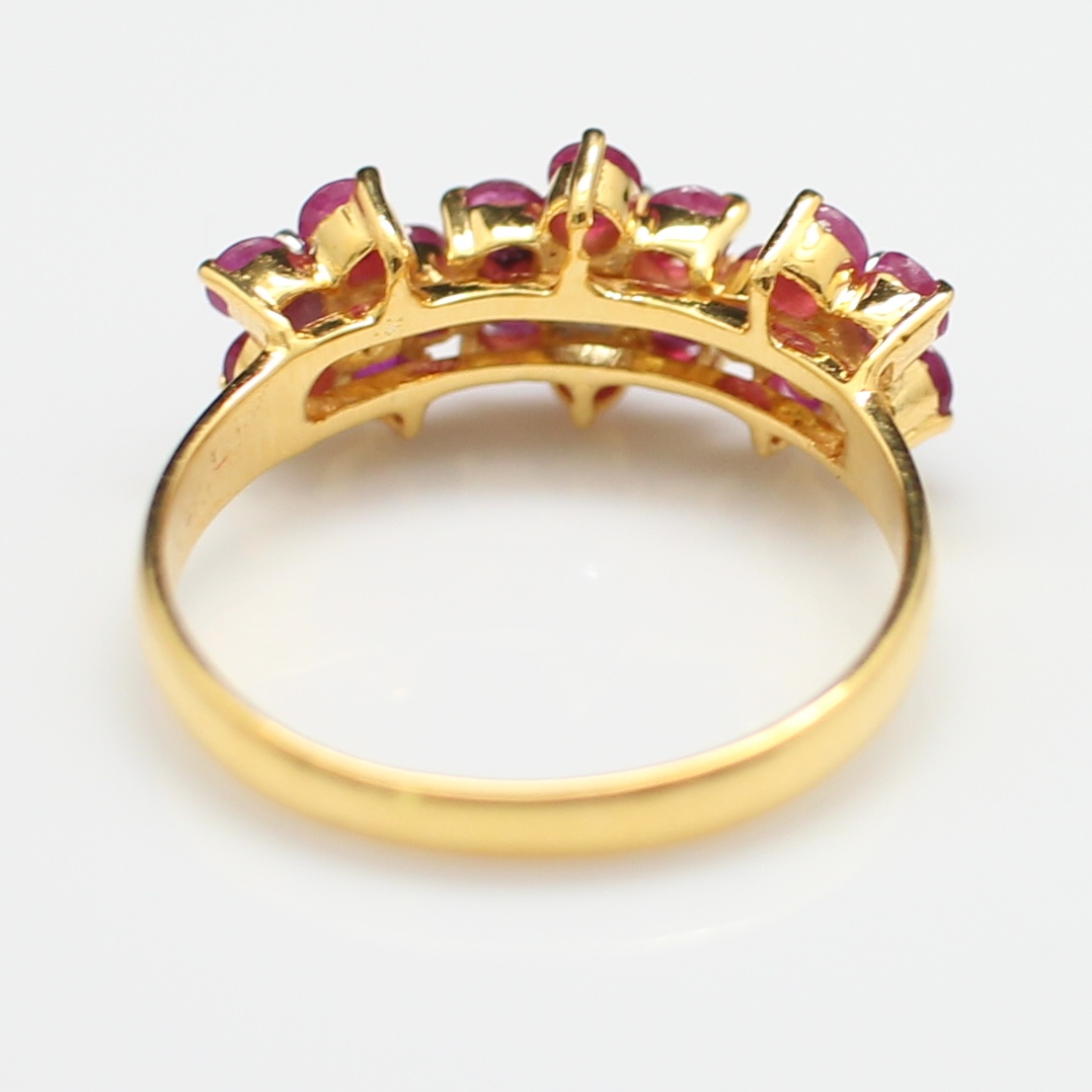 RG250106 แหวนทับทิมดอกไม้ฝังเพชรเพชรแท้ 1 เม็ด 0.15 กะรัต และ 2 เม็ด 0.16 กะรัต ทองแท้ 90% นน.รวม 4.2 กรัม ขนาดแหวน 59