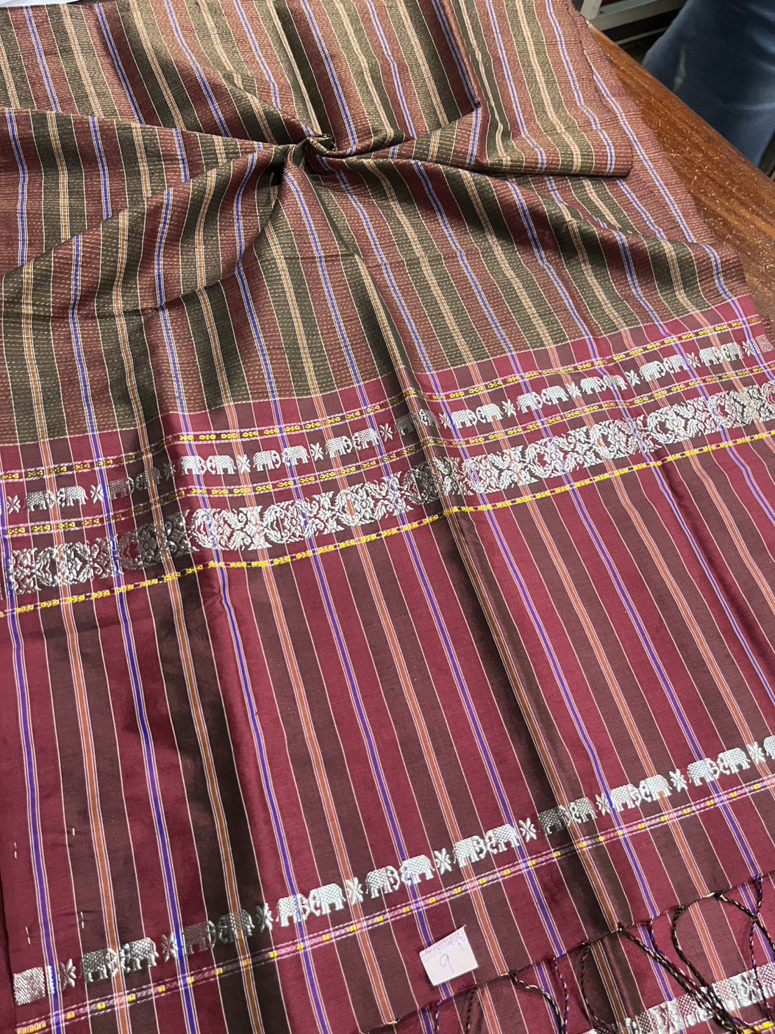 ผ้าขาวม้า ไหมแท้ ยกขิดดิ้นลายช้าง มีชายครุย ขนาด 65X200ซม. รหัส R4E-NY-9