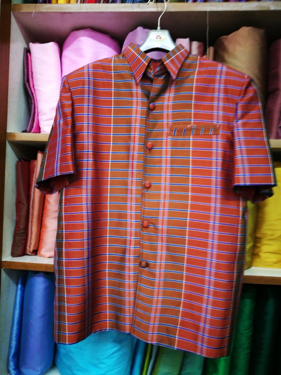 เสื้อซาฟารีคอปก แขนสั้น ผ้าไหมมัดหมี่ ลายโสร่ง สีพื้นเมือง ไซต์ XL รหัส DR-NY0422662