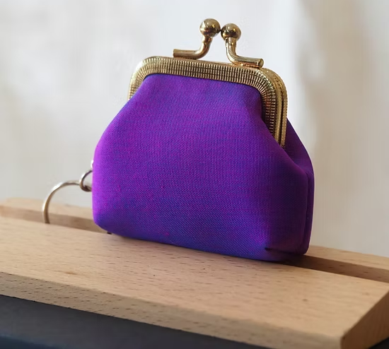 กระเป๋าสตางค์ ใส่เหรียญ ขนาด 7x7x2.5cm. สีม่วงสด GL-CT-103482