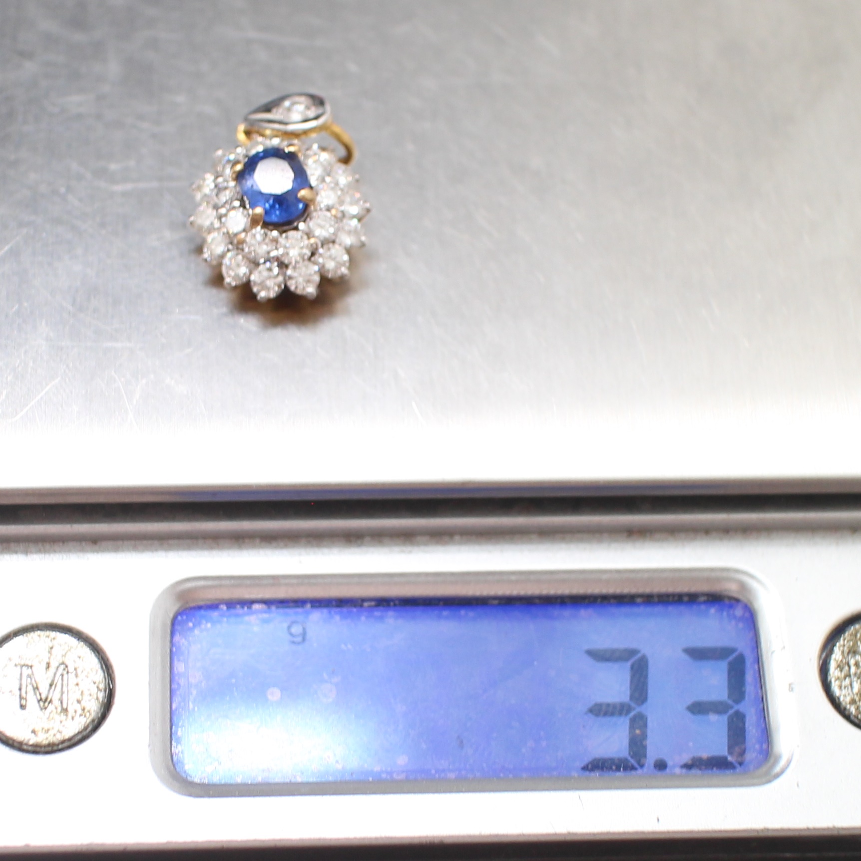 PD25068 จี้ไพลินซีลอนล้อมเพชร 2 ชั้น เพชรแท้ 1.34 กะรัต ทองแท้ 18k นน.รวม 3.3 กรัม ไพลินซีลอนดิบ ใบเซอร์ IGL