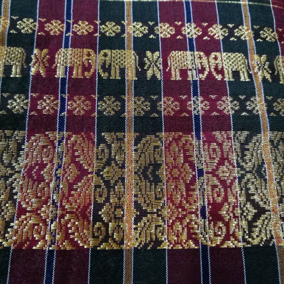 ผ้าขาวม้า ผ้าไหมแท้ เชิงช้างดิ้นทอง ขิดลายช้าง ขนาด 65X200ซม. รหัส R4E-NY-0602671