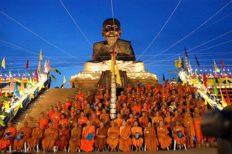 ลป.ทวด สี่เหลี่ยม วัดห้วยมงคล มายกชุด 3 องค์ ราคาพิเศษล้างสต๊อก