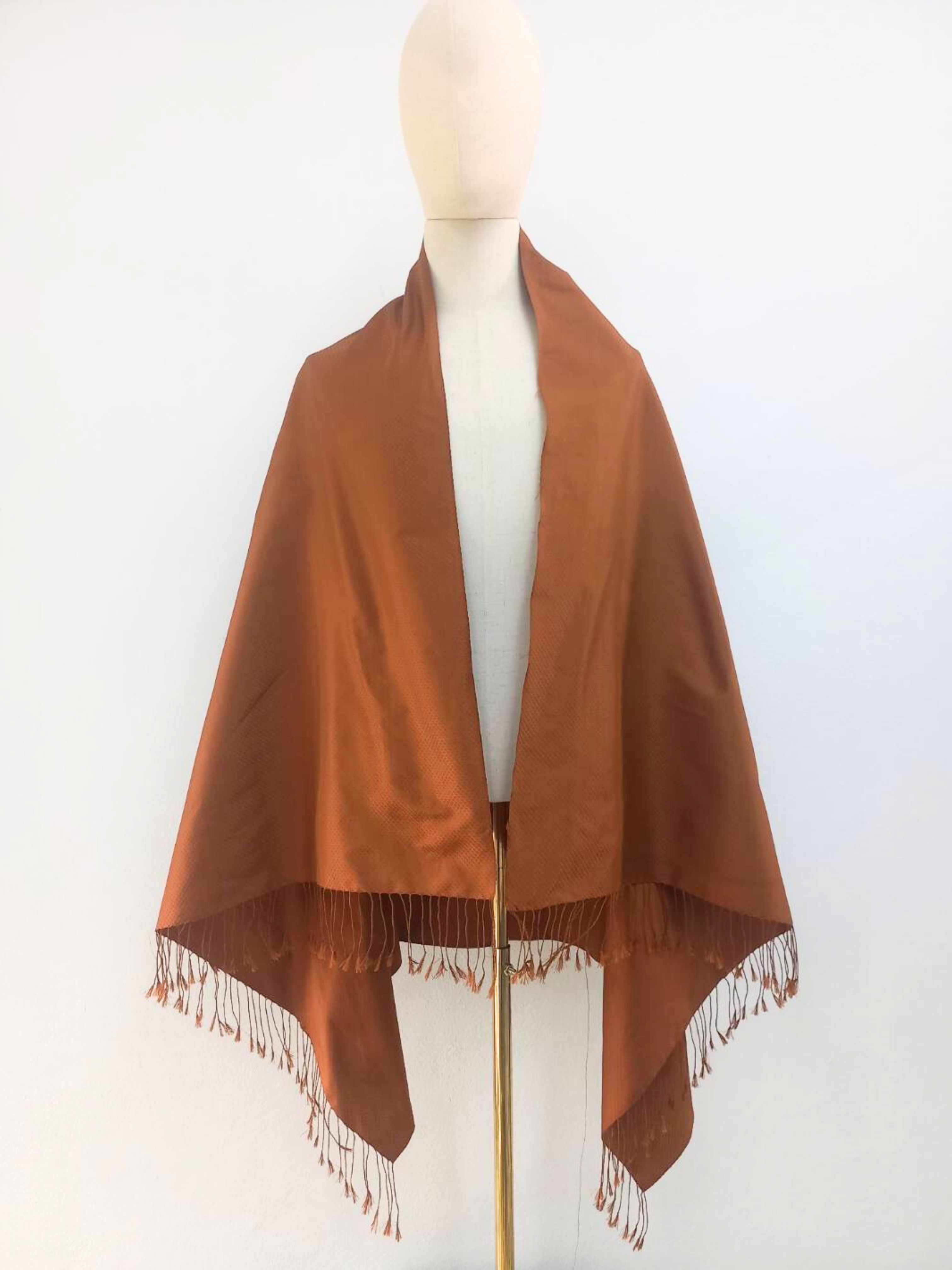 สั่งตัด 3-7วัน ผ้าคลุมไหล่ไหมแท้+พร้อมกล่อง เนื้อยกดอก เลือกขนาด สีและลายผ้าได้