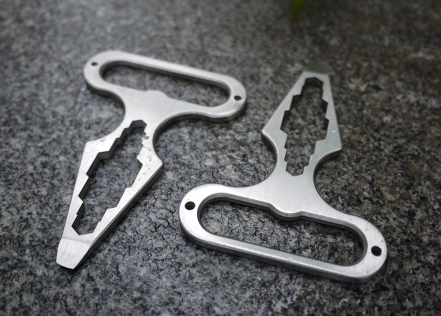 อุปกรณ์พกพา surefire style