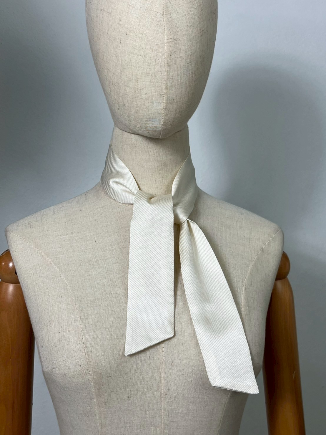 ไทริ้บบิ้น ผ้าไหมลายริ้ว 4ตะกอ ขนาด 5 x 86.5 cm (ผลิตขั้นต่ำ 8 เส้น)