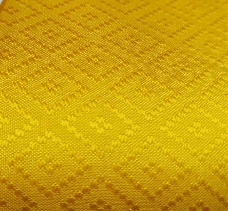 ผ้าไหมยกดอก ลายลูกแก้วสองชั้น สีพื้น ไหมแท้ สีเหลืองทอง (ราคาต่อหลา) รหัส B1-NY-SKU-28347