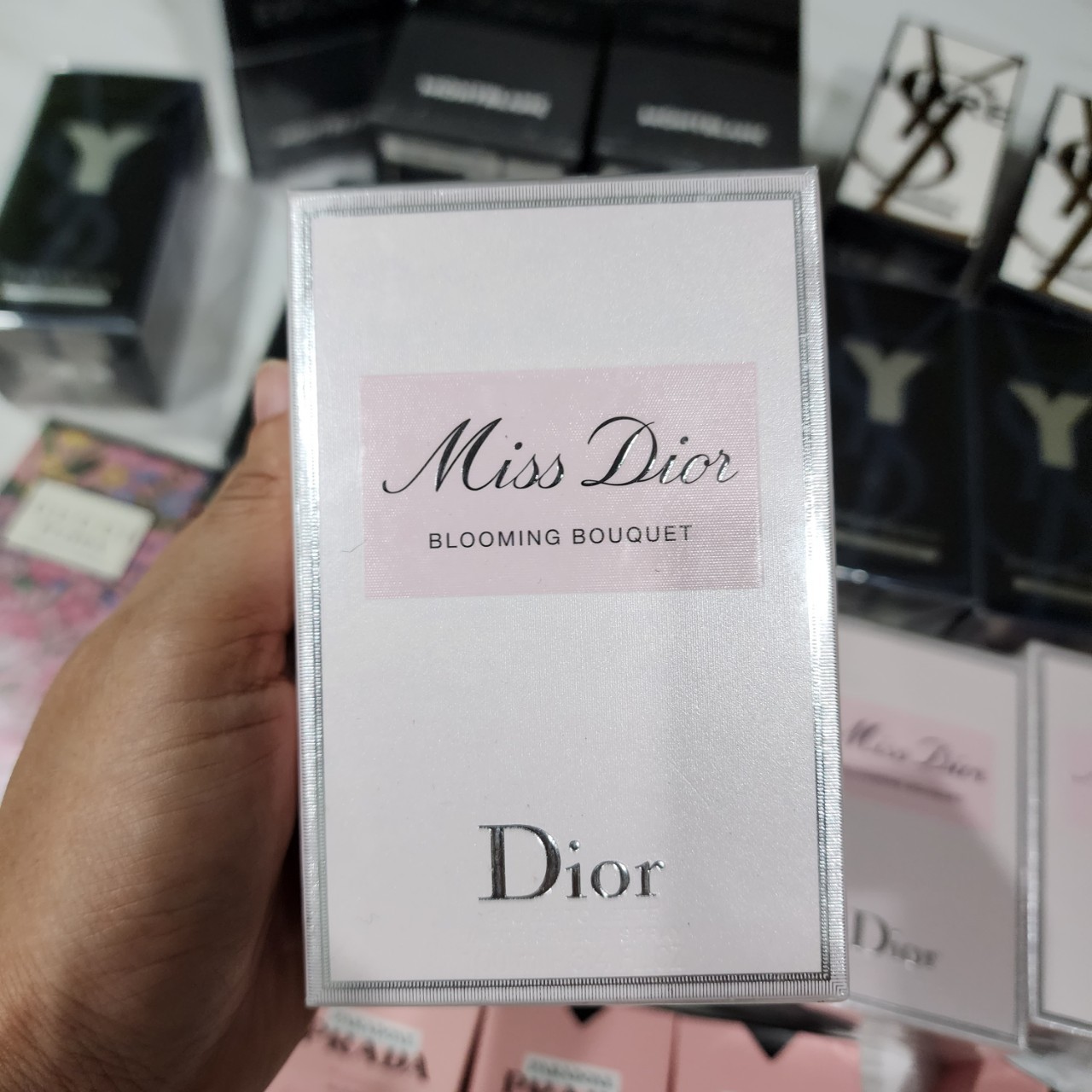 น้ำหอมแท้ Christian Dior Miss Dior Blooming Bouquet for Women EDT 100 ML. กล่องซีล โบว์เหล็กเริ่มหายากแล้ว รหัส 9L02 ผลิต 2019-11