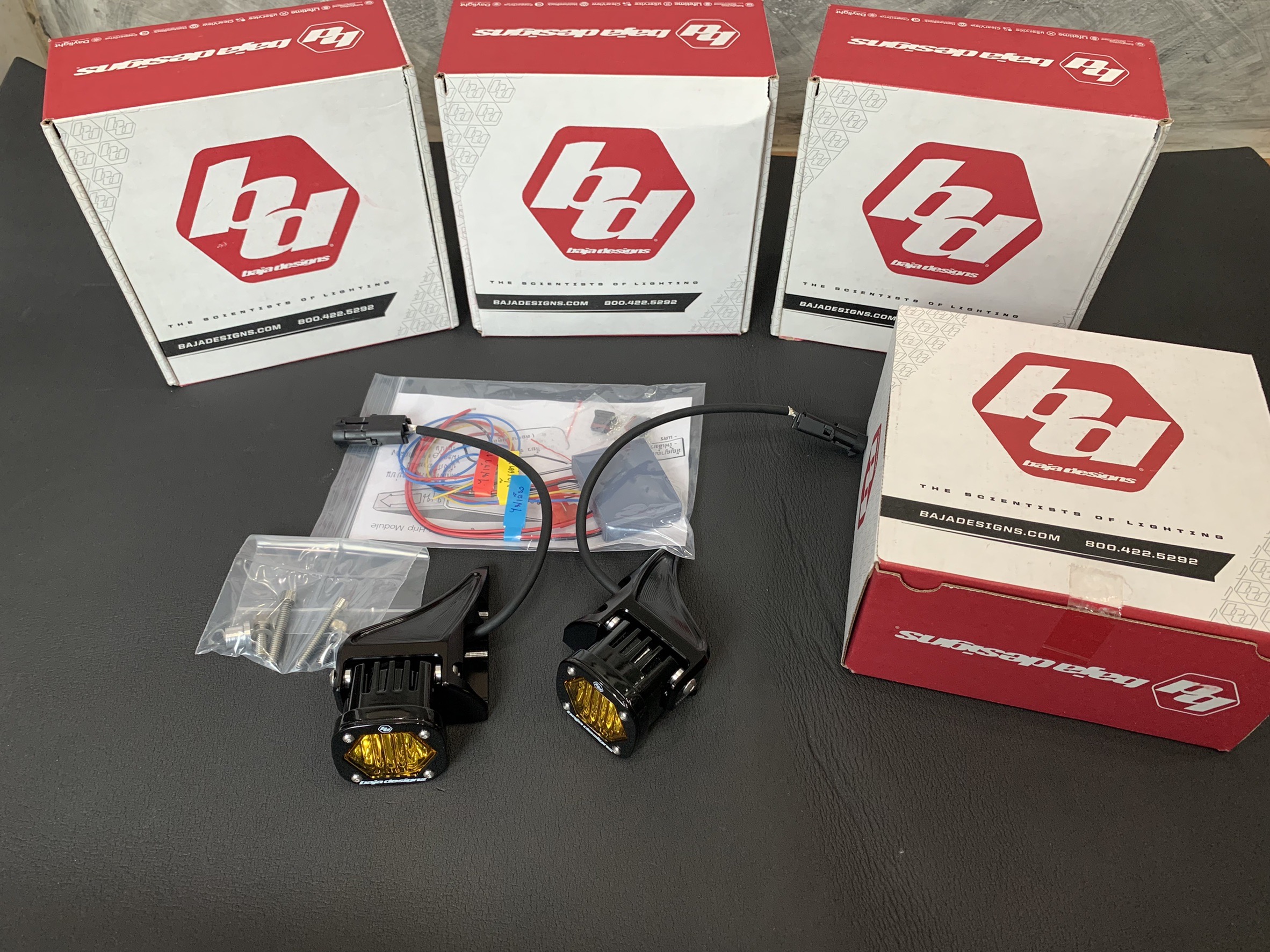 ไฟลี้ยวBaja งานเมกา เหลือง