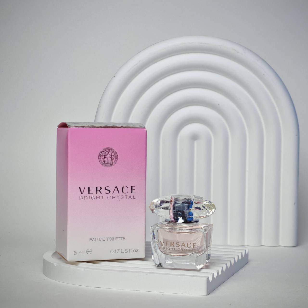 น้ำหอมจิ๋วมินิ Versace Bright Crystal 5ml แบบแต้มมีกล่องแยกจาก set แบบแต้มมีกล่อง ( Mini Perfume น้ำหอมขนาดพกพา) น้ำหอมจิ๋วมินิ ขวดน่ารัก ตั้งโชว์ก็สวย พกพาก็สะดวก หัวแต้มตามจุดชีพจร