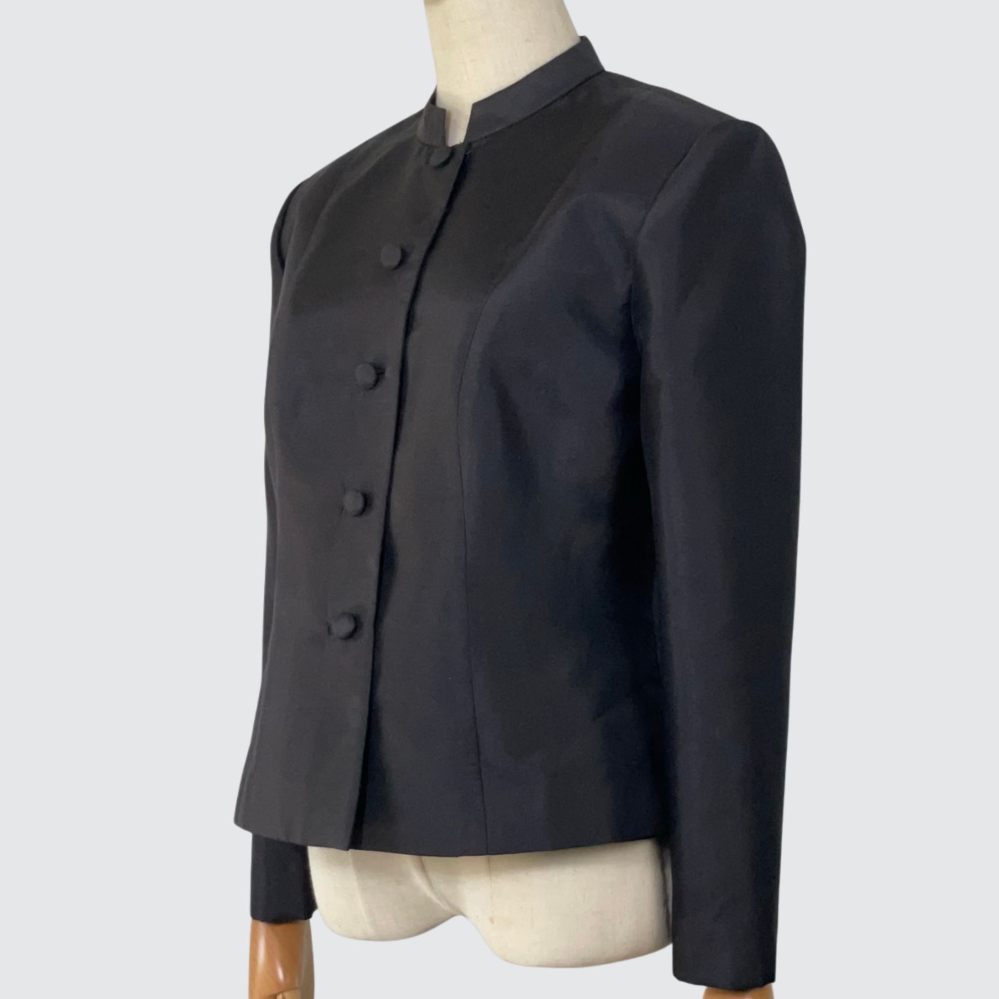 เสื้อไทยจิตรลดา ผ้าไหมสีพื้นเนื้อเรียบ ไหมแท้ 100% | ตัดเย็บตามรูปร่าง | เลือกผ้า ส่งไซส์ได้