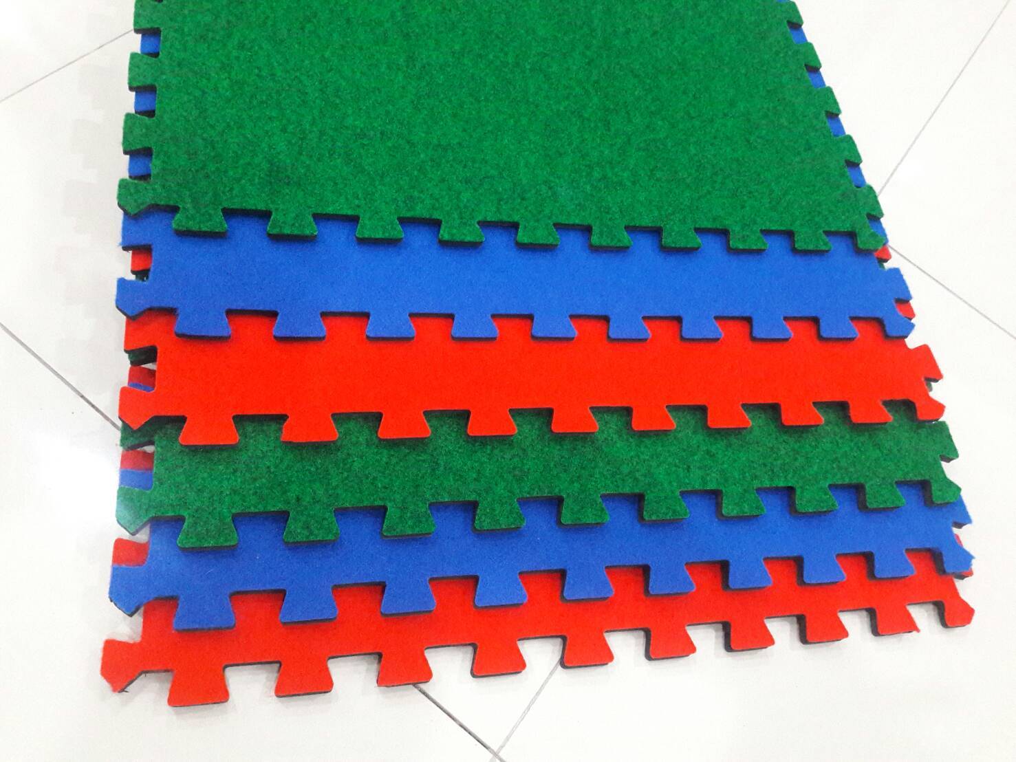 พรมปูพื้นแบบจิ๊กซอว์ราคาถูกสุด