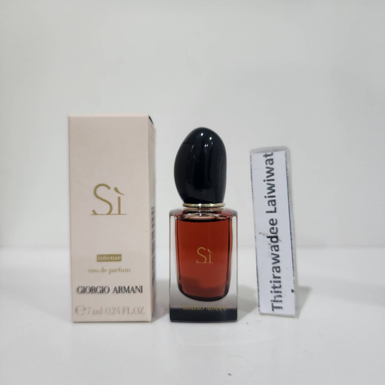 น้ำหอมจิ๋วมินิ Giorgio Armani Si EDP Intense 2021 - 7ml แบบแต้มมีกล่อง ( Mini Perfume น้ำหอมขนาดพกพา) น้ำหอมจิ๋วมินิ ขวดน่ารัก ตั้งโชว์ก็สวย พกพาก็สะดวก หัวแต้มตามจุดชีพจร