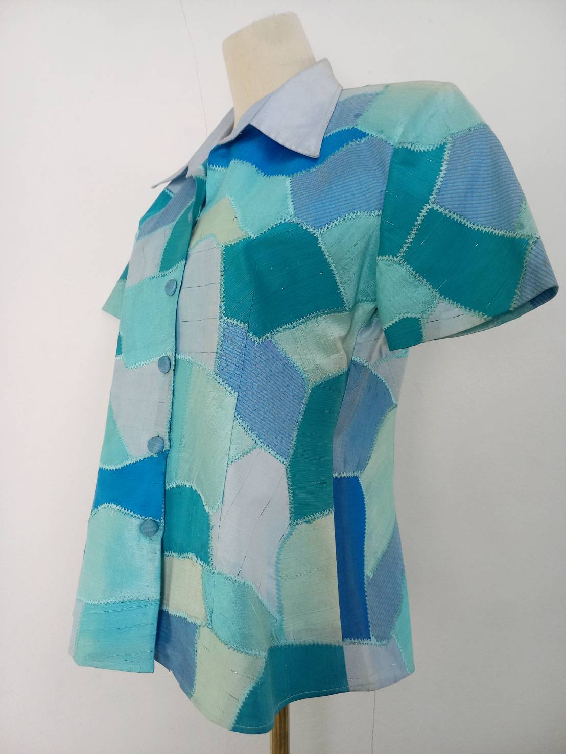 แบบตัด เสื้อเชิ้ตผ้าไหม (ไม่รวมผ้า) ตามแบบ รหัส CUT-ST-0320681