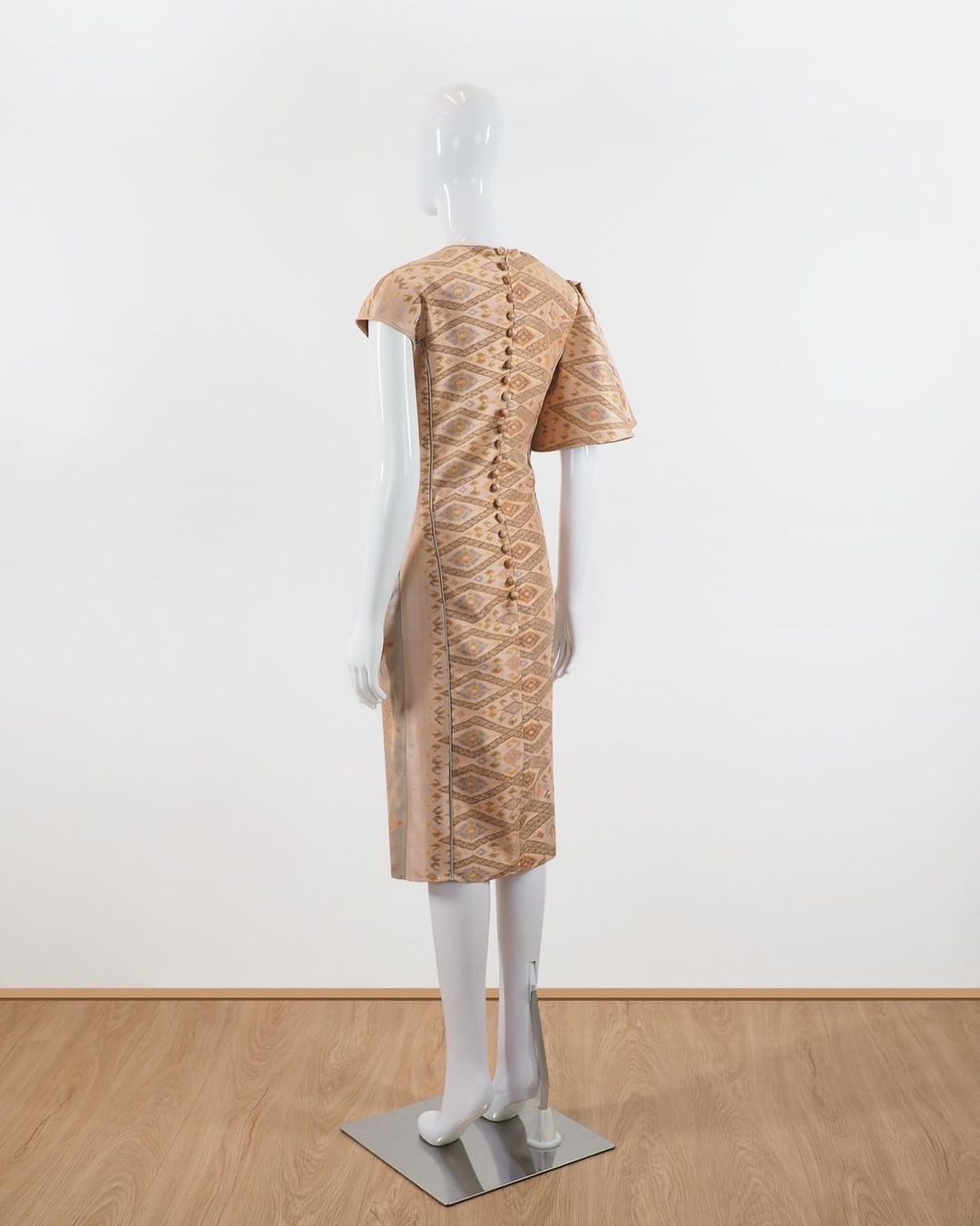 แบบตัดชุด เดรสผ้าไหม (ไม่รวมผ้า) chobmai x JHN รหัส CUT-51-03236713