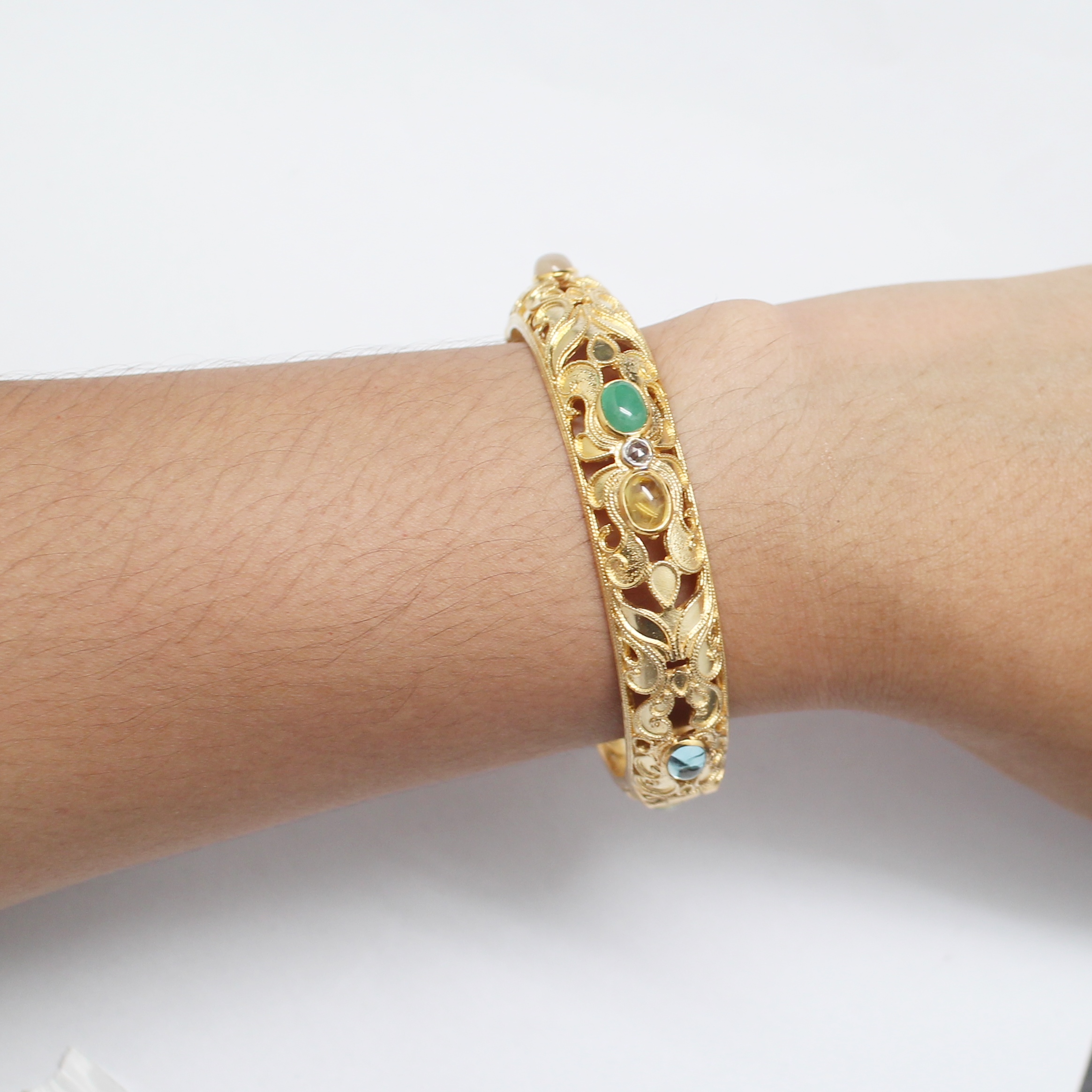 SI263 กำไลนพเก้าฉลุลาย เงินแท้ชุบทอง นน. 33.4 กรัม เส้นผ่านศูนย์กลาง 5.7 ซม.