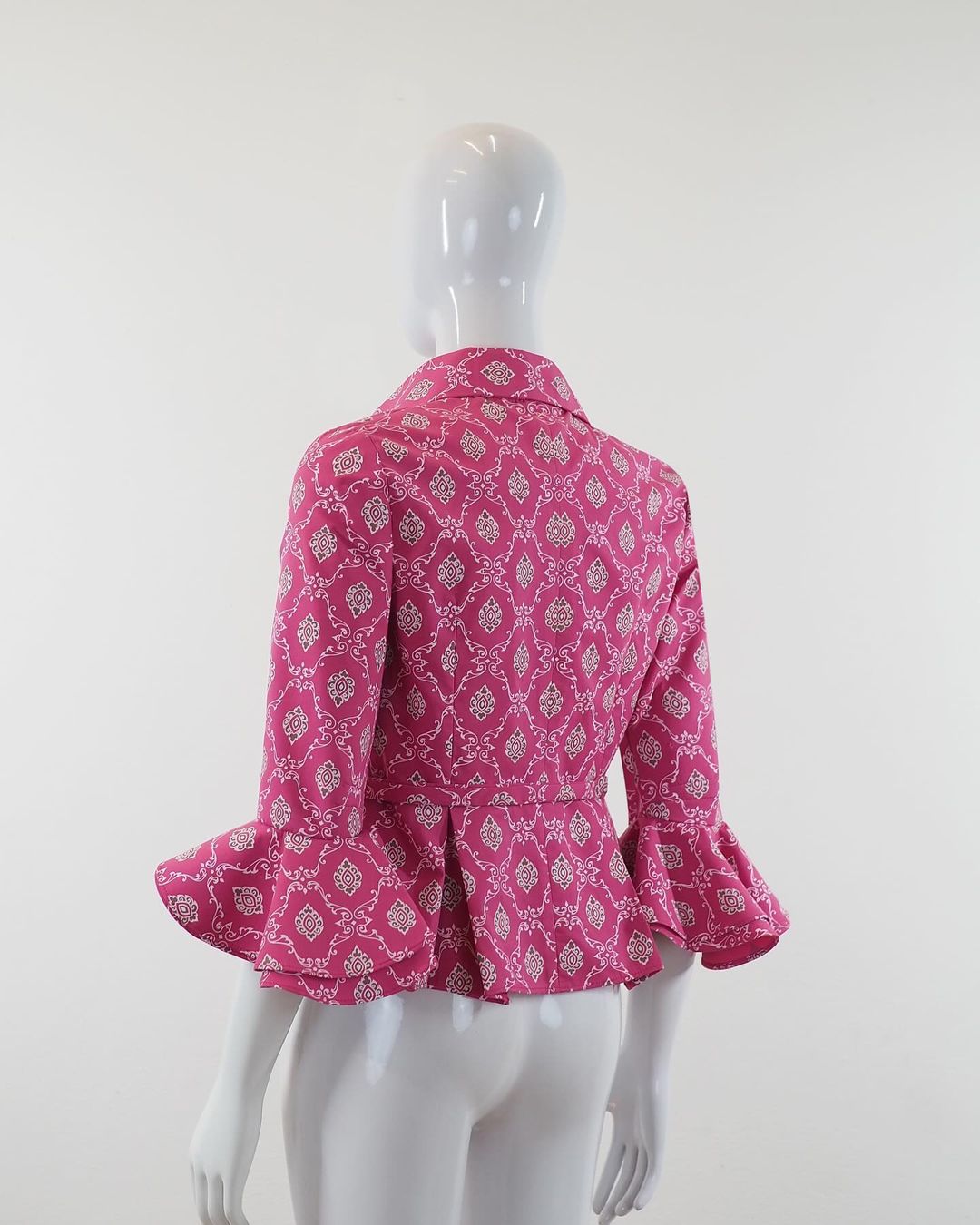 แบบตัด เสื้อผ้าไหม (ไม่รวมผ้า) ตามแบบ รหัส CUT-51-0324677