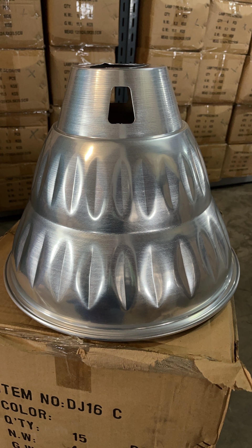 โคมฝาชีอลูมิเนียม ราคารวมส่ง จำนวนบรรจุ 12 โคม / ลัง