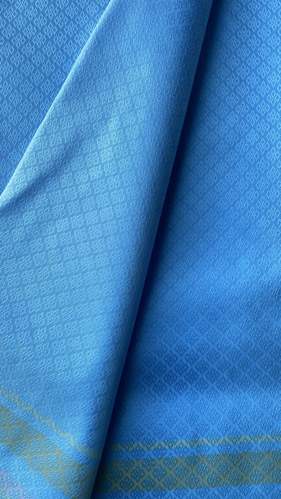 ซิ่น ผ้าไหม ยกดอกมีเชิง ขนาด 1x2หลา ไหมแท้ เฉดสีฟ้า รหัส B7-NY-1001681