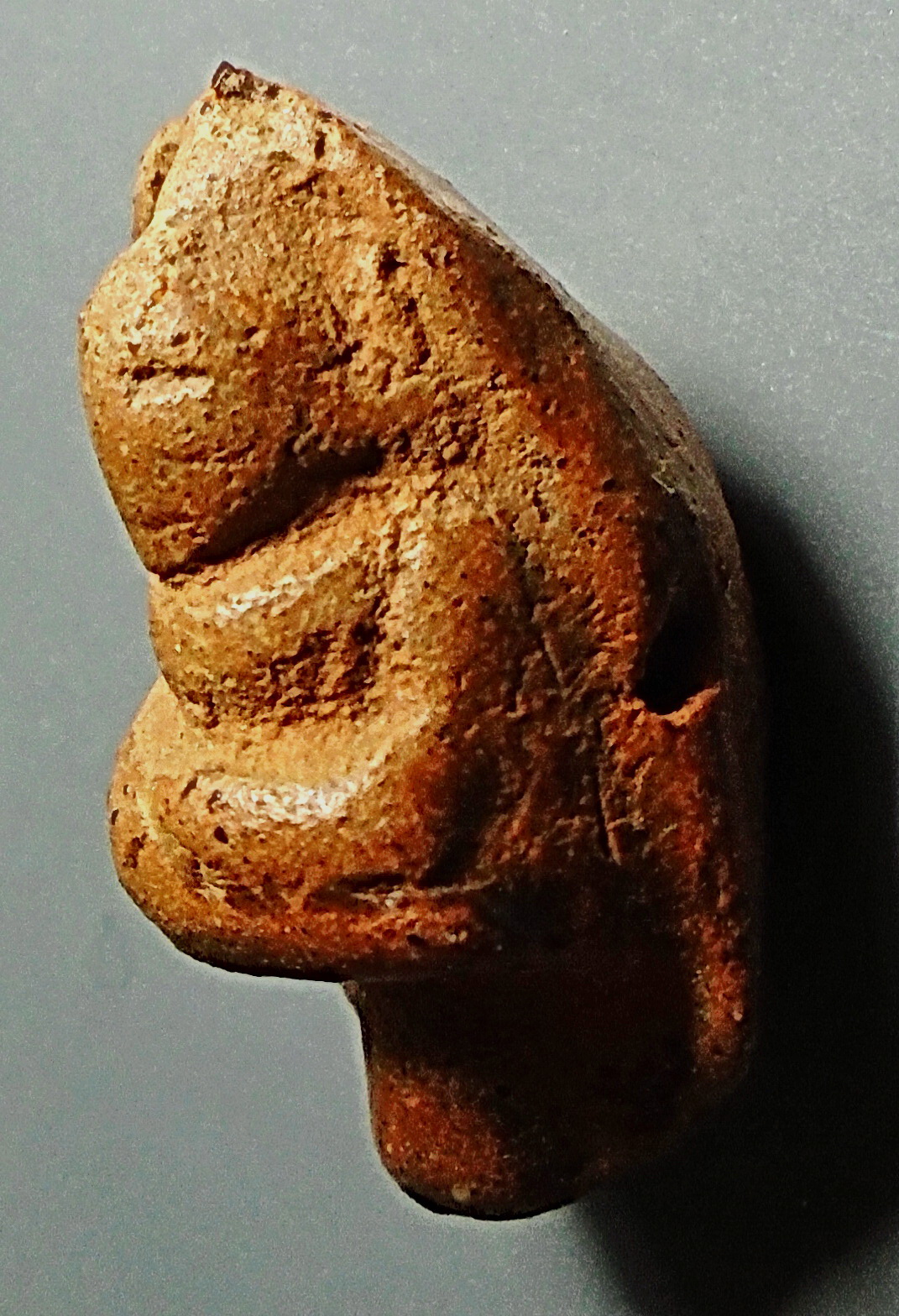 พระถ้ำเสือ เนื้อดิน พิมพ์ต้อ สุพรรณบุรี