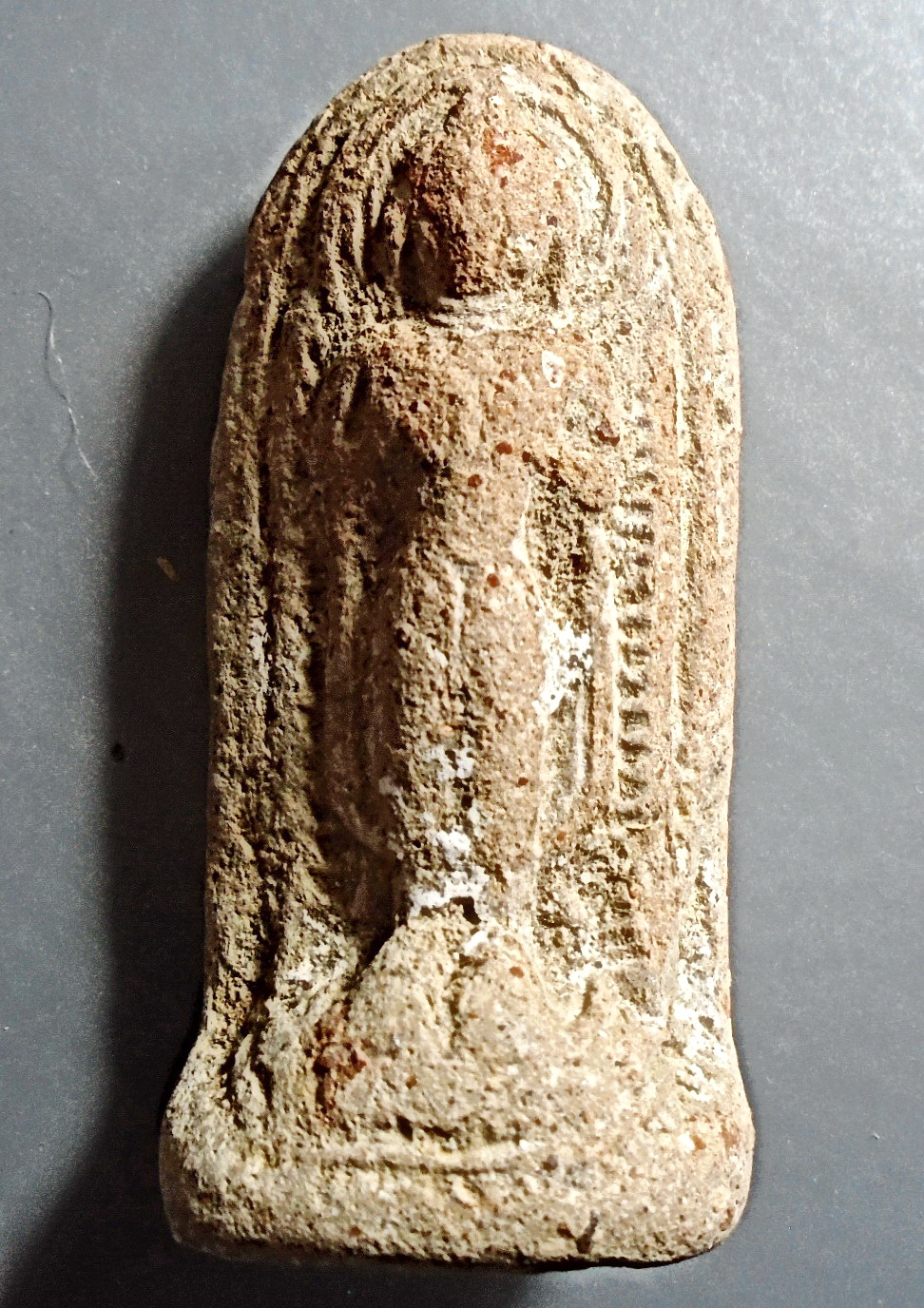 พระกรุศรีเทพ เพชรบูรณ์ พิมพ์ยืนปางเสด็จลงจากดาวดึงส์ (ซุ้ม)