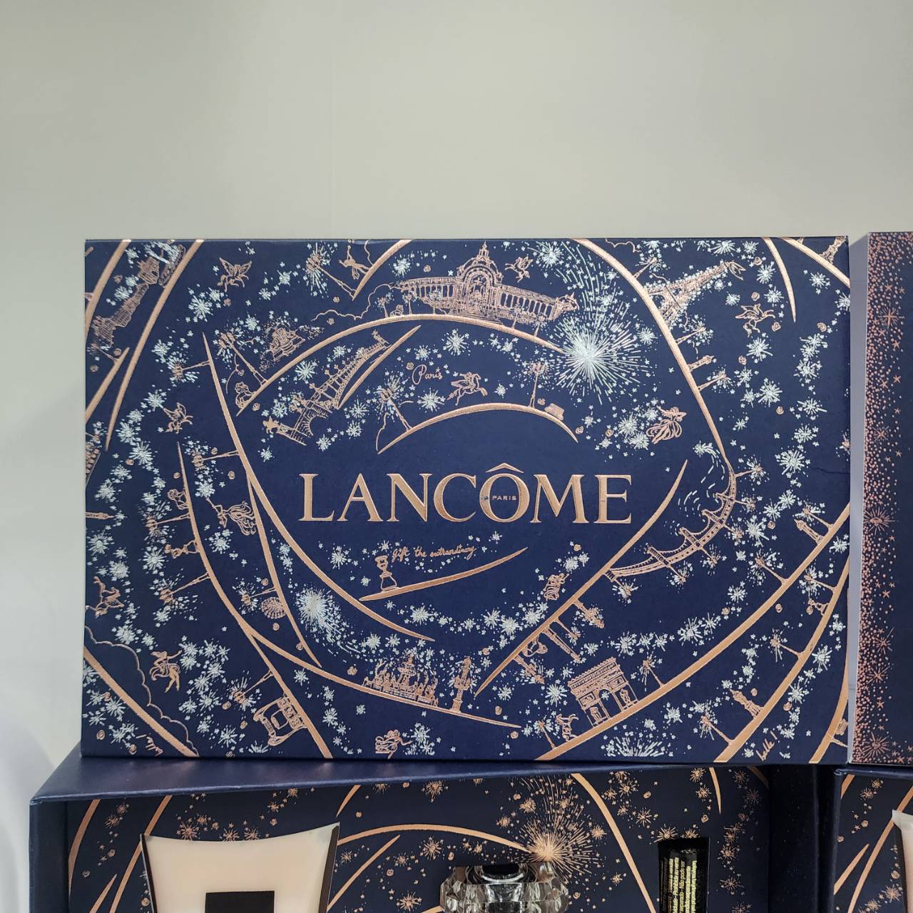 น้ำหอมแท้ Lancome Tresor EDP 30ml Holiday Set 2024 ชุดเซ็ตประกอบด้วย 1. น้ำหอม 30ml 2. Body Lotion 50ml 3. Mini Mascara 2ml "ชุดเซ็ตน้ำหอม