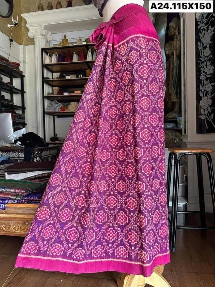 ซิ่น พระตะบอง ไหมบ้านสาวมือ สีธรรมชาติ ขนาด 115x150ซม สีชมพูม่วง รหัส N9-SIL-A24