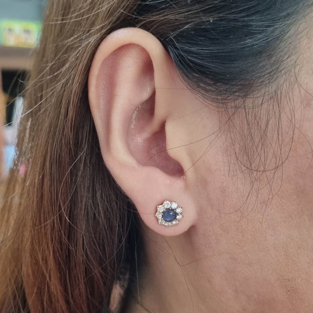 ER25044 ต่างหูนิหร่าล้อมเพชร เพชรแท้ 18 เม็ด 0.90 กะรัต ทองแท้ 90% นน.รวม 4.5 กรัม เพชรไฟดีมาก