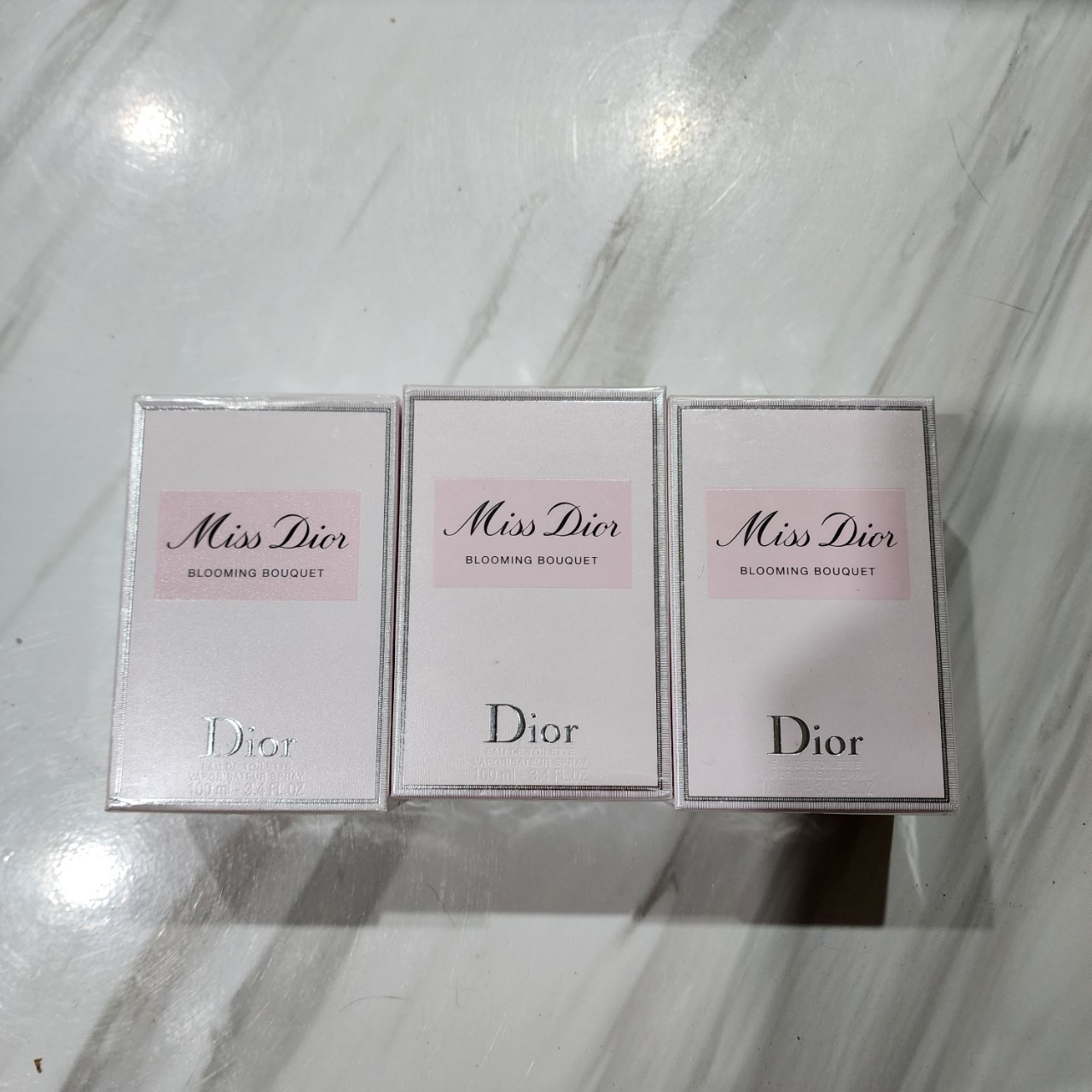 น้ำหอมแท้ Christian Dior Miss Dior Blooming Bouquet for Women EDT 100 ML. กล่องซีล โบว์เหล็กเริ่มหายากแล้ว รหัส 9L02 ผลิต 2019-11