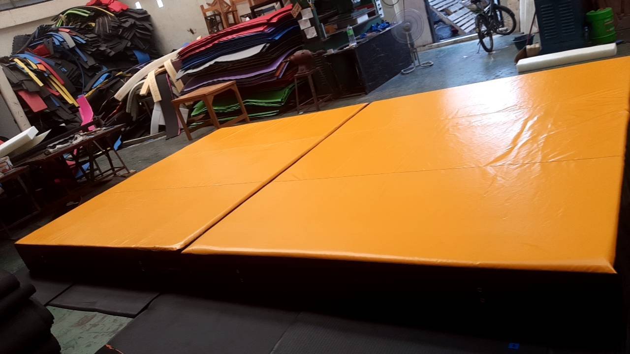 เบาะกระโดดสูงหนา20cm