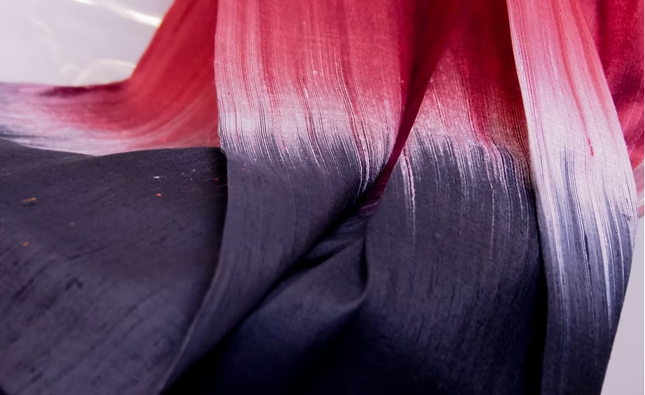 ซิ่น ผ้าไหมมัดหมี่ ผ้าไหมพื้นเมือง สีดำ-แดง เลือกตามขนาด รหัส CISP-CT-100469