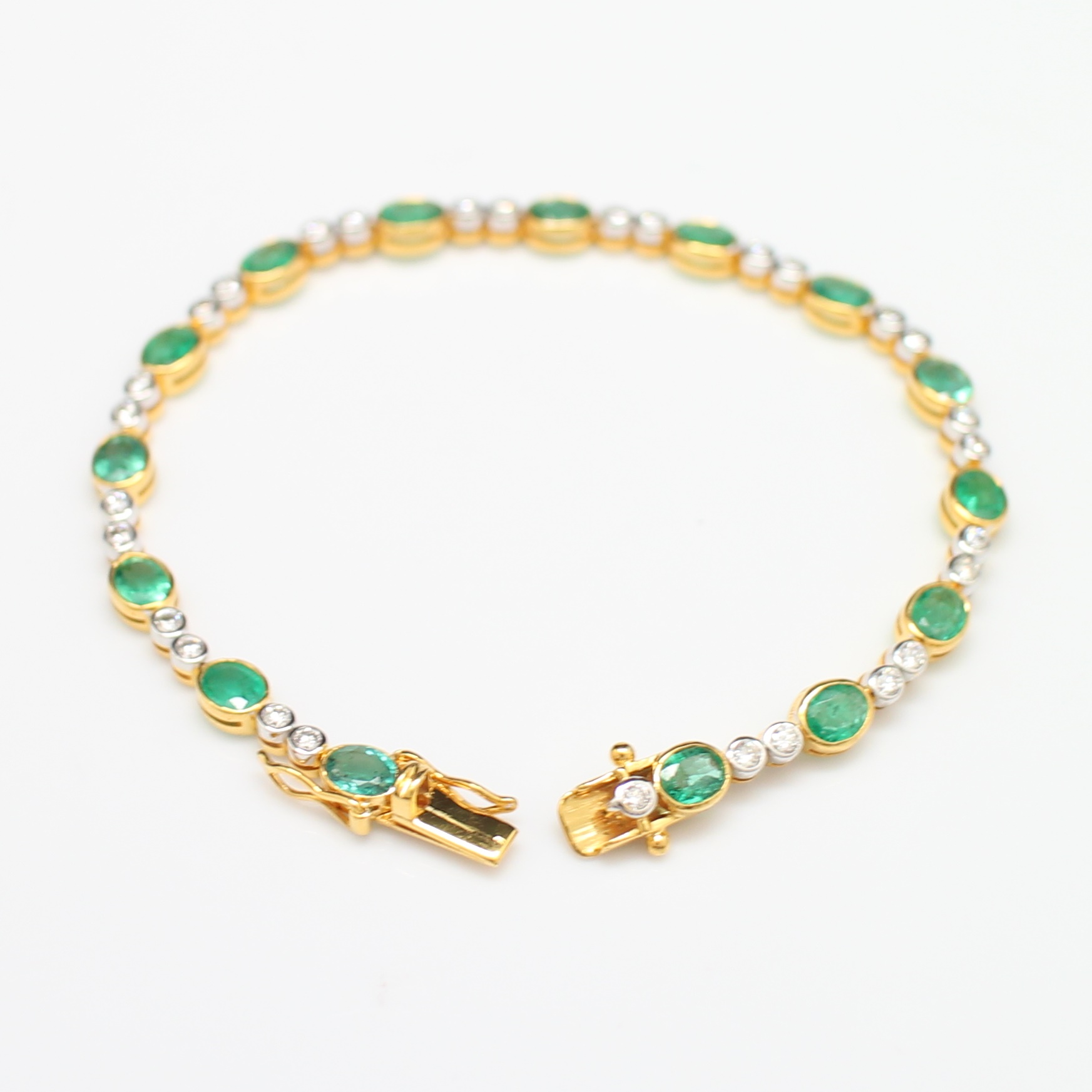 BL25057 สร้อยข้อมือมรกตคั่นเพชร เพชรแท้ 29 เม็ด 1.45 กะรัต ทองแท้ 9k นน.รวม 9.3 กรัม ยาว 18 ซม. มรกตสวย เพชรไฟดี