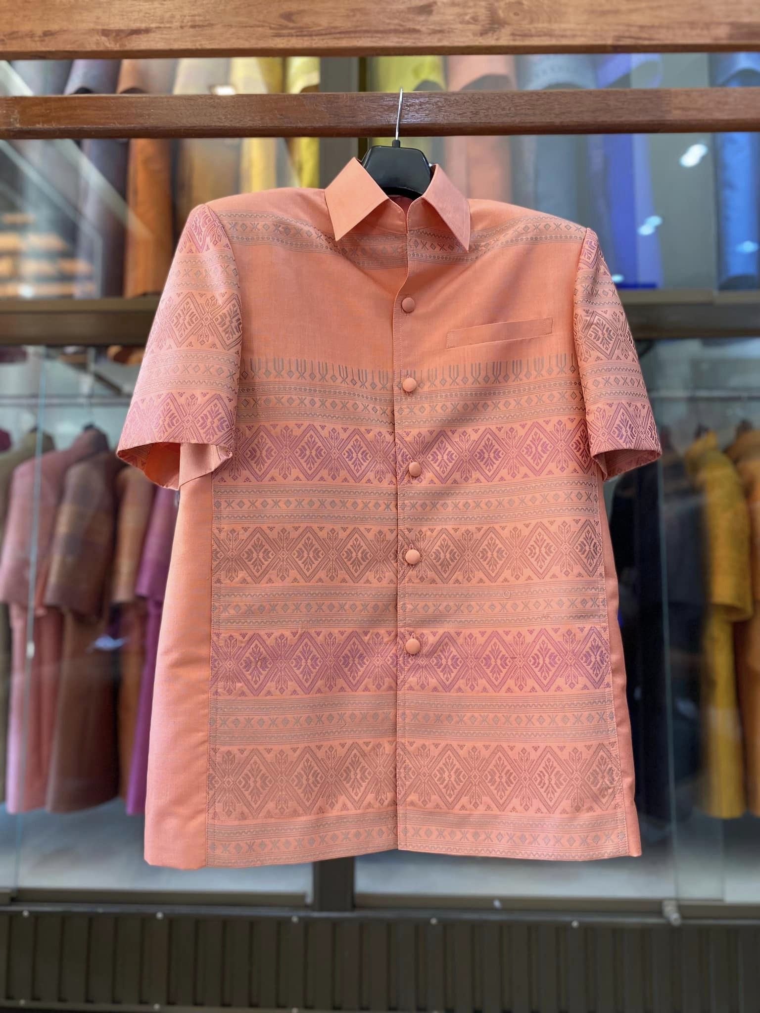 เสื้อสูทไหมแพรวา แขนสั้น พื้นสีส้มโอลรส ไซส์ M รหัส DR-BM-121566094415