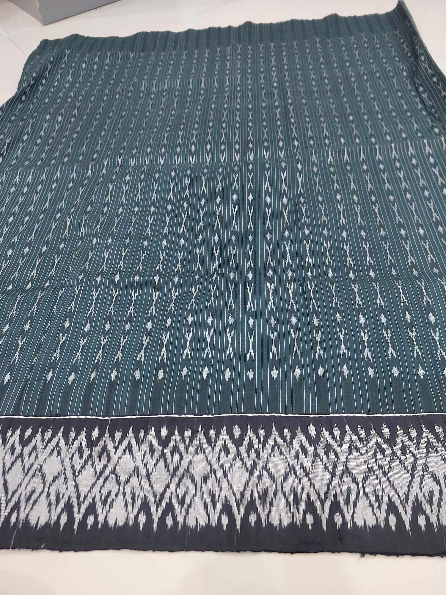 ซิ่นผ้าไหม ต่อตีนตวย(เย็บถุงแล้ว) ไหมแท้ ขนาด 106x174ซม. สีเทาดำ รหัส WN-103-102768