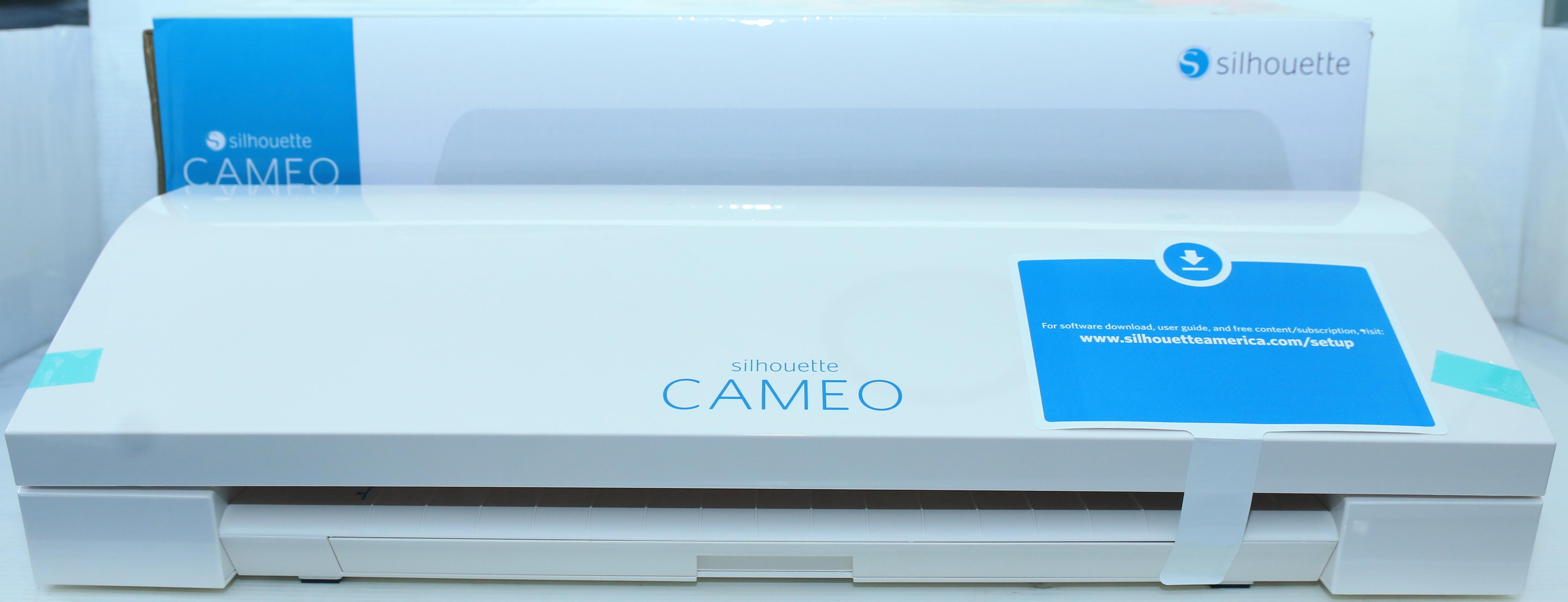 เครื่องตัดสติ๊กเกอร์ยี่ห้อง CAMERO รุ่น CAMERO V3 พร้อมอุปกรณ์