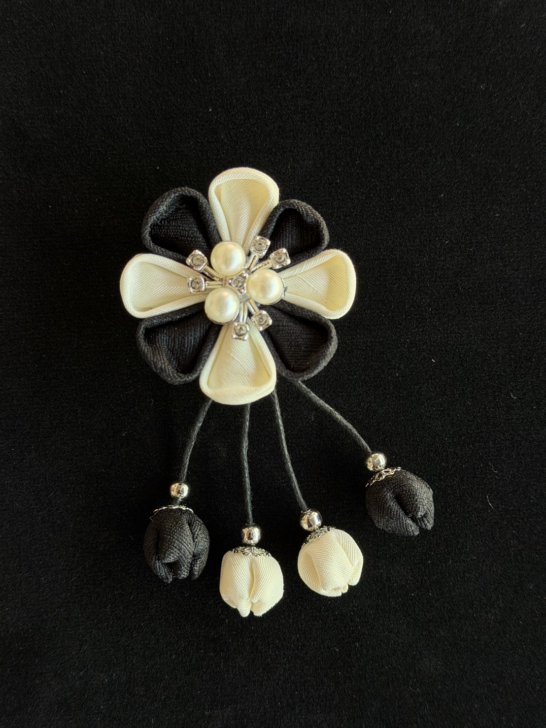 เข็มกลัดดอกมะลิ พวงระย้า ผ้าไหมแท้ (กลัดหน้าอก) GF-ME-1126682