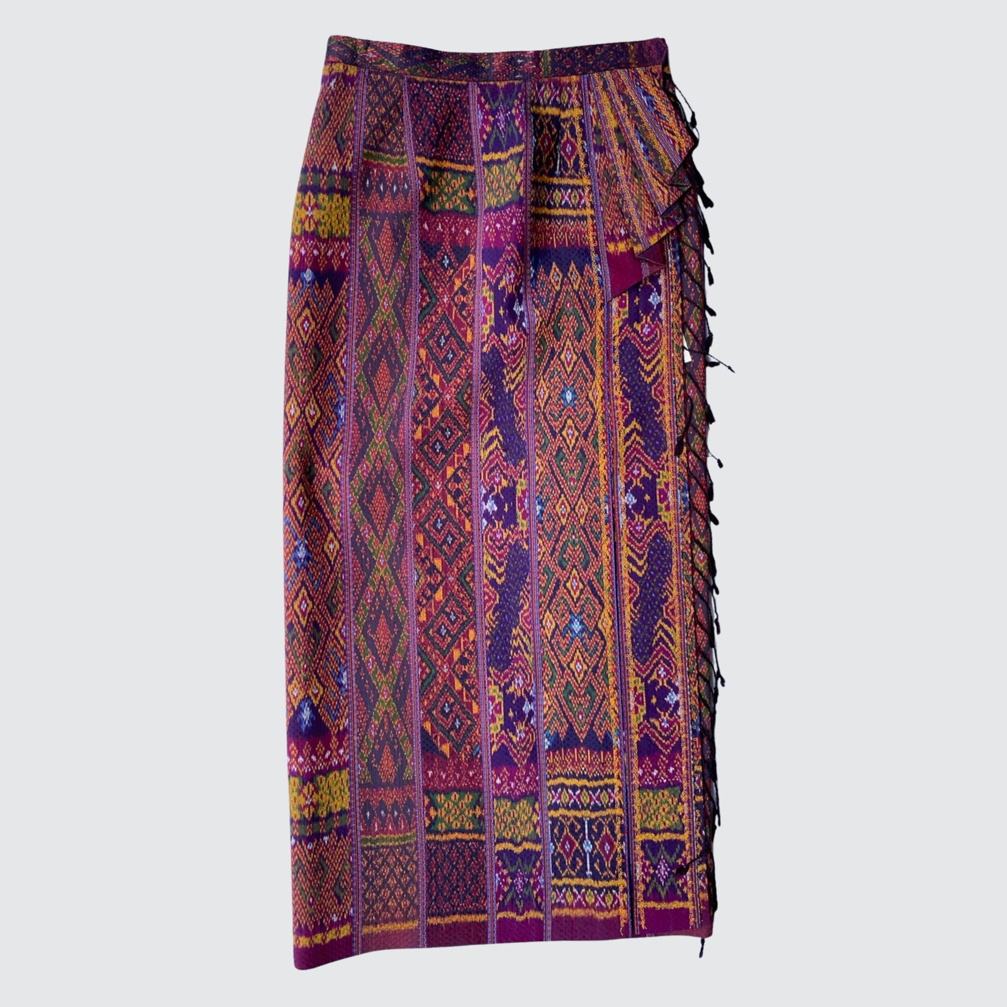 ผ้าถุงป้าย แบบเลื่อนตะขอตามไซส์ ลายน้ำไหล สีม่วง รหัส WM-PTS-1009681422