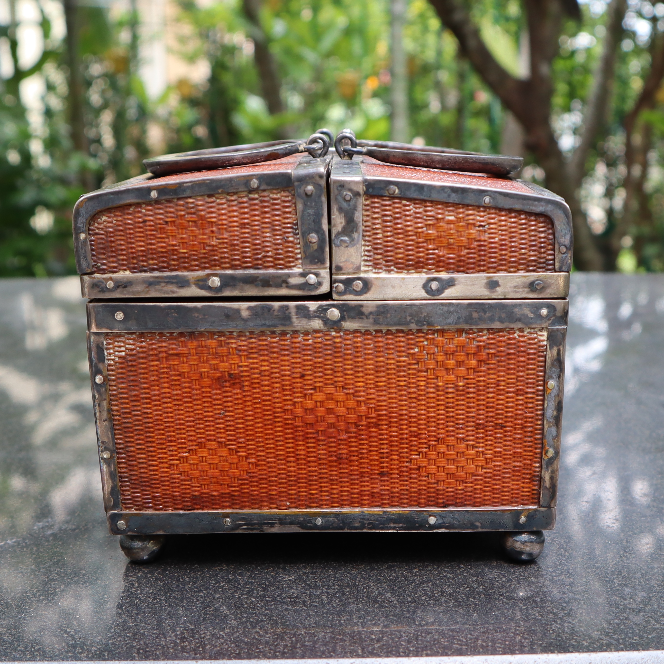 SI295 กระเป๋าย่านลิเภาเลี่ยมเงินบุกไม้ ขนาดกว้าง 3.8 นิ้ว ยาว 5.7 นิ้ว สูง 3 นิ้ว