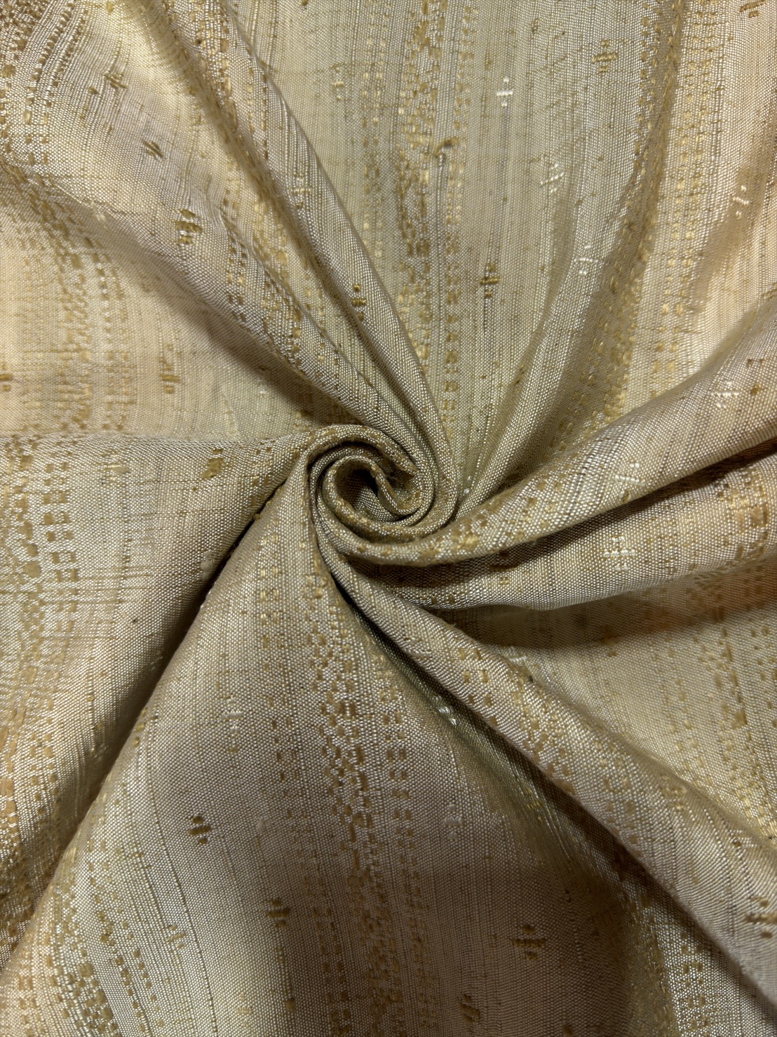 ซิ่นขิดไหม ต่อหัว ขนาด1x2เมตร สีเหลืองครีม รหัส R4F-155-1246817